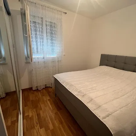 Sucic Apartament